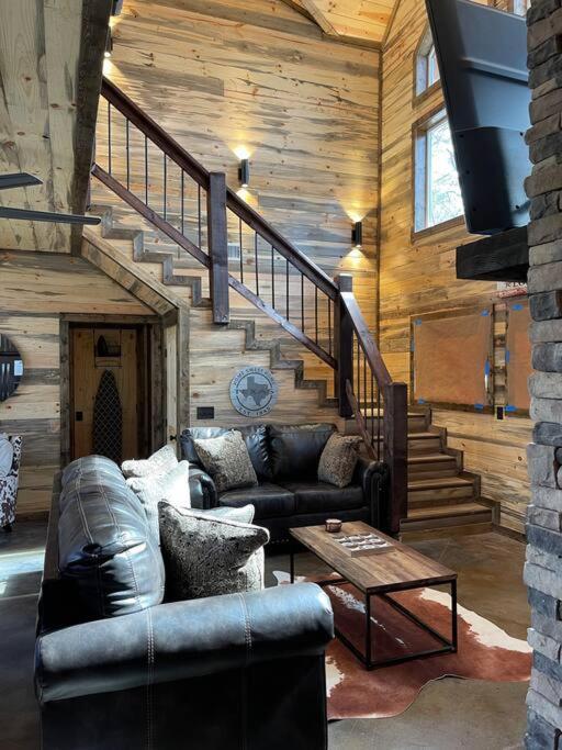The Big Tex Luxury Cabin Is Epic Брокен-Боу Экстерьер фото